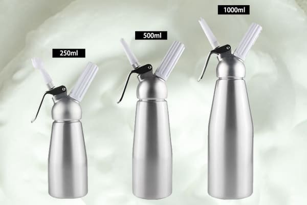 Cream dispensers in different sizes